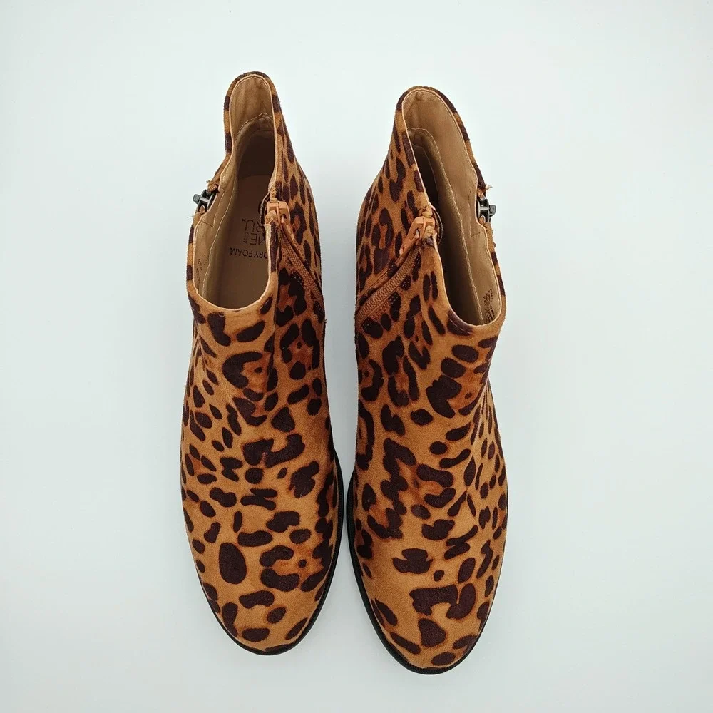 Time and Tru Leopard Print Ankle Booties Sz 10 Faux Suede Side Zip Chelsea Boots